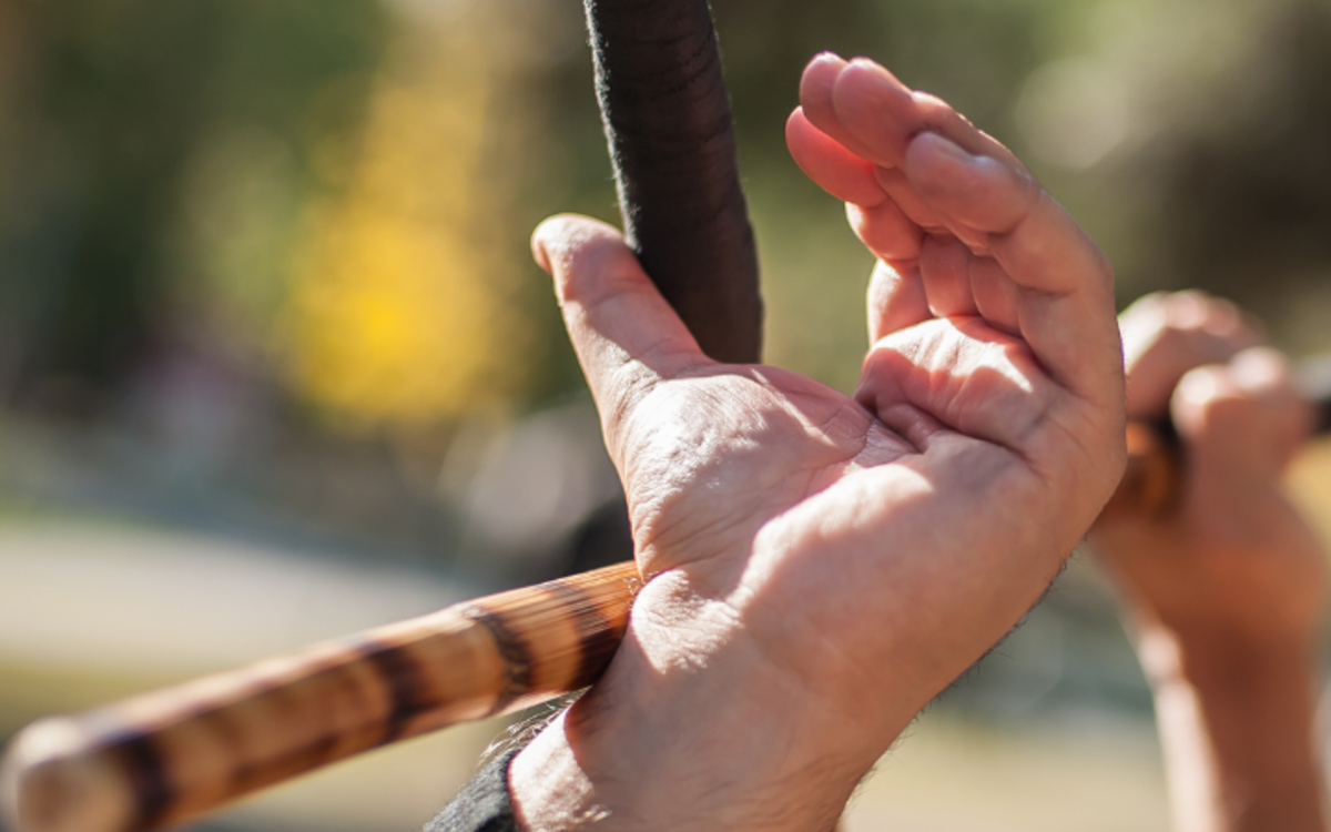 cours de kali eskrima - self-défense féminine défense avec armes