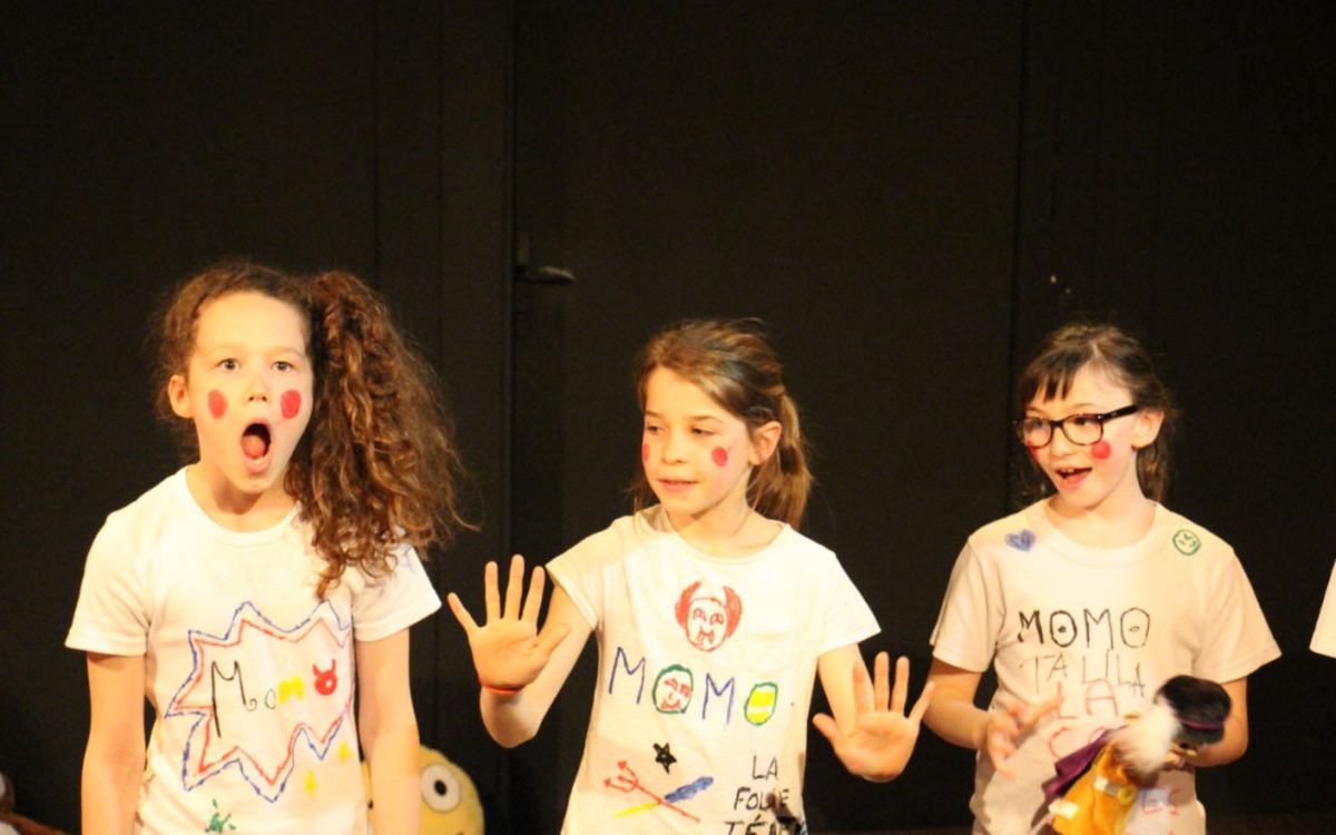 Elèves cours de théâtre enfants