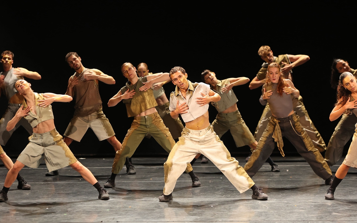 Le festival des places : sortez! dansez! synchronicité de Maud le Pladec