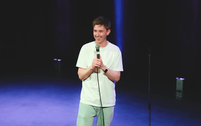 Jake Lambert à l'Apollo Théatre avec son show comique