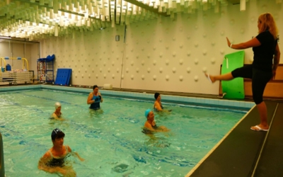 Aquagym au bassin-école Atlas (75019 Paris) avec le CGAN, photo ©Mancini Jean-Pierre