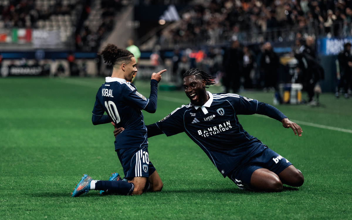Photo des joueurs du Paris FC.