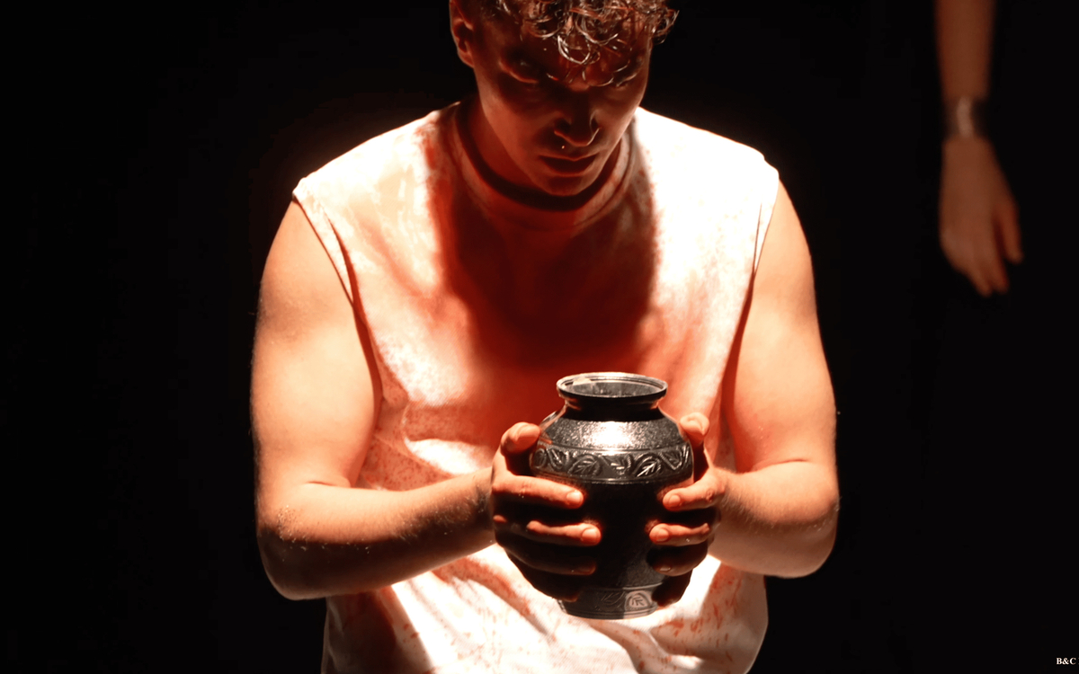 Hubris a la folie theatre