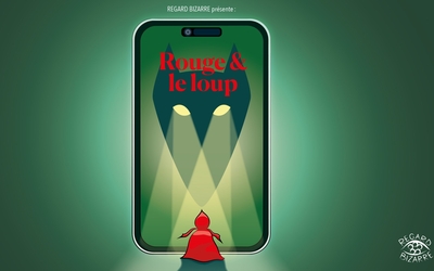 Ecran de téléphone sur fond vert avec titre du spectacle, loup aux yeux lumineux et Chaperon rouge