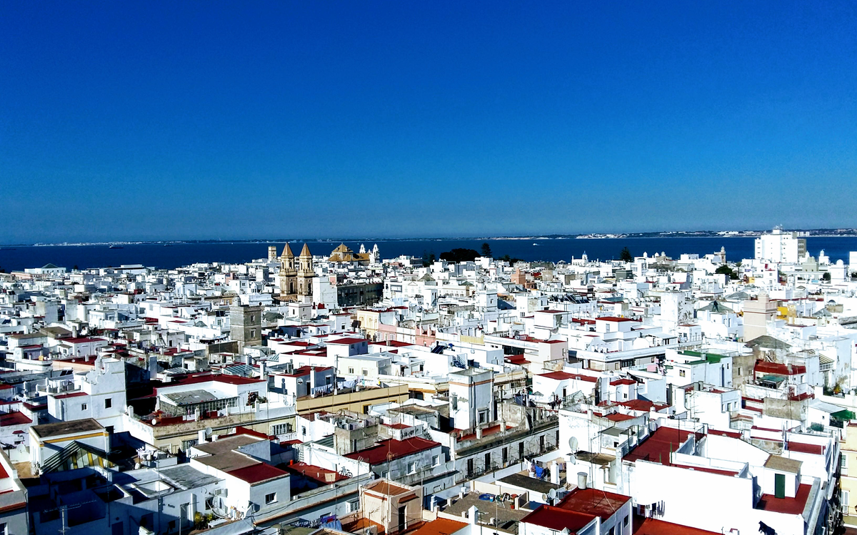 20 artistes construisent un pont culturel entre Paris et Cadix