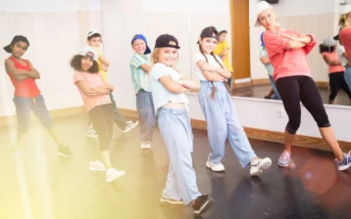 Des enfants dansent le hip hop