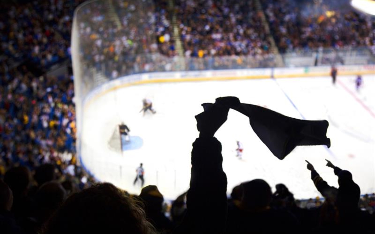 Photo d'un match de hockey sur glace.