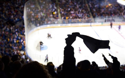 Photo d'un match de hockey sur glace.