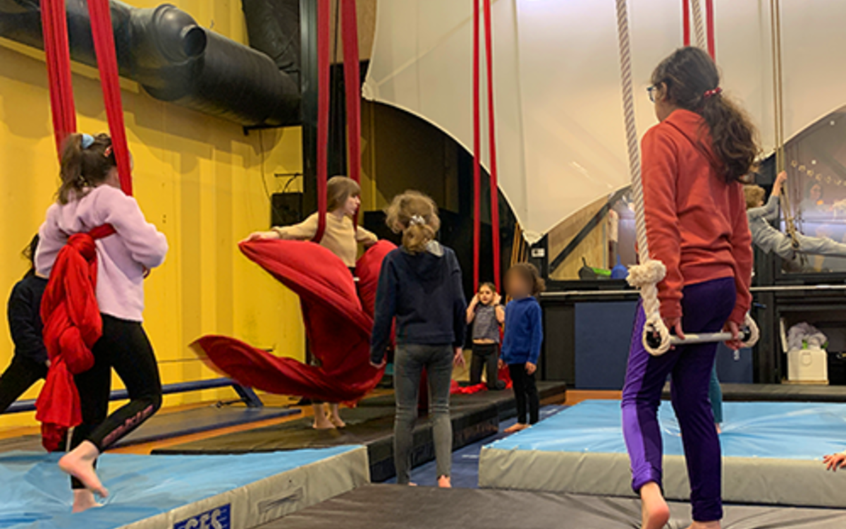 Stage cirque pour les enfants pendant les vacances d'été