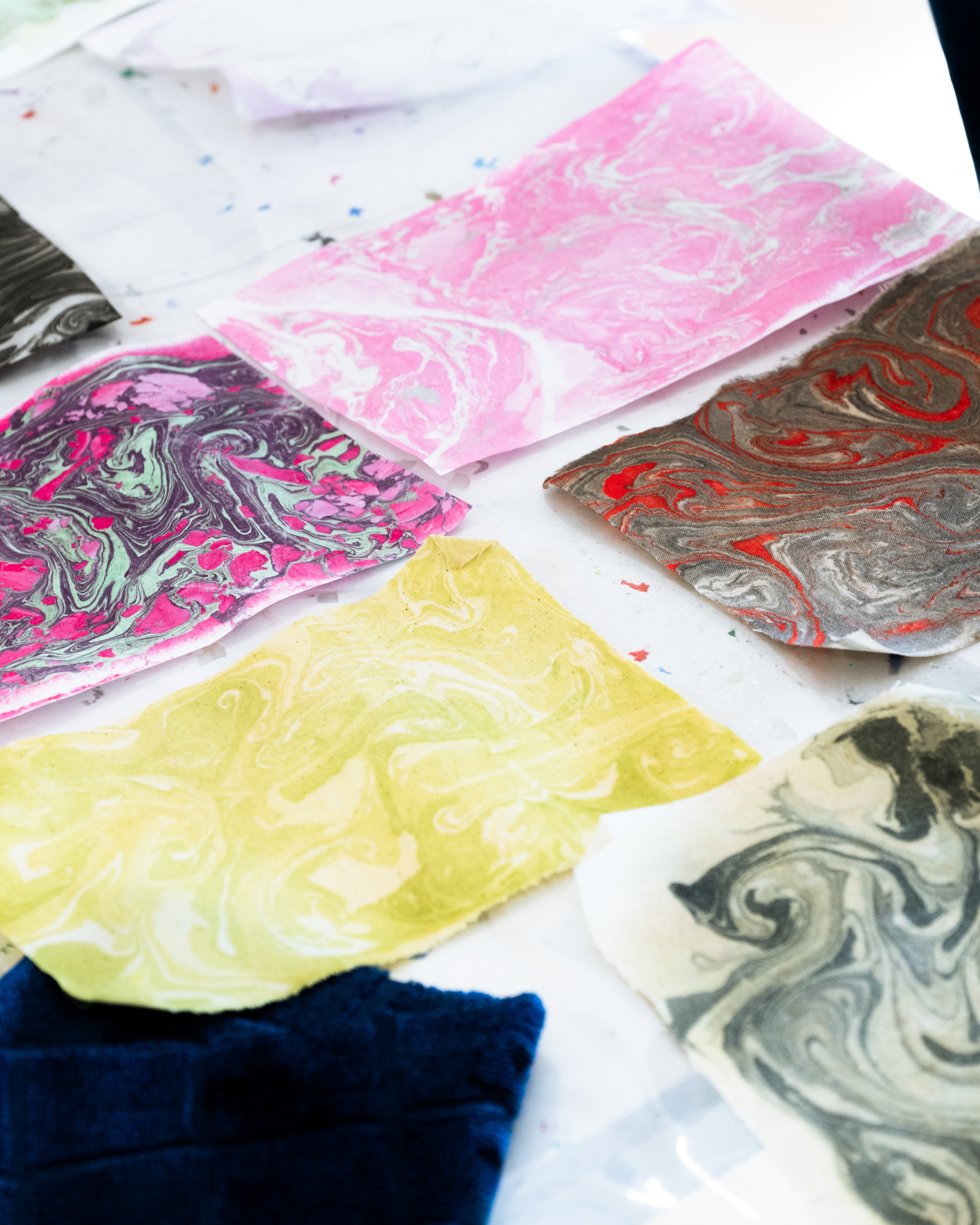 Atelier d'initiation à la marbrure inspirée du suminagashi avec Mathilde Gullaud