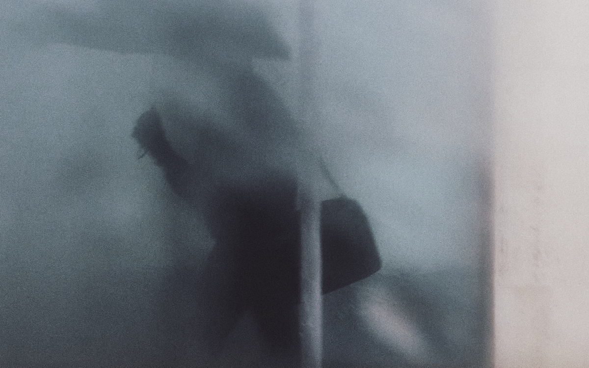 Un travail sur les ambiances et les couleurs de la ville. Les personnages et les lieux sont esquissés