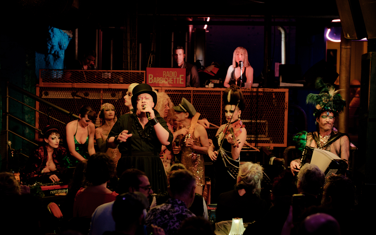 La Barbichette Cabaret à La Machine du Moulin Rouge