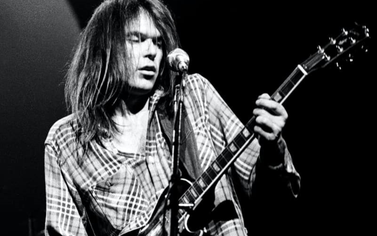 Neil Young, guitare