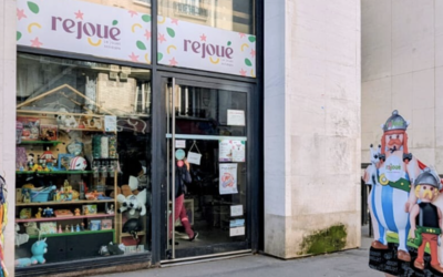 Devanture de la boutique solidaire de Rejoué au 140 rue du château, point de départ de la chasse aux livres
