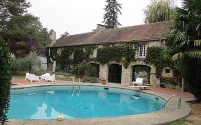Moulin et piscine