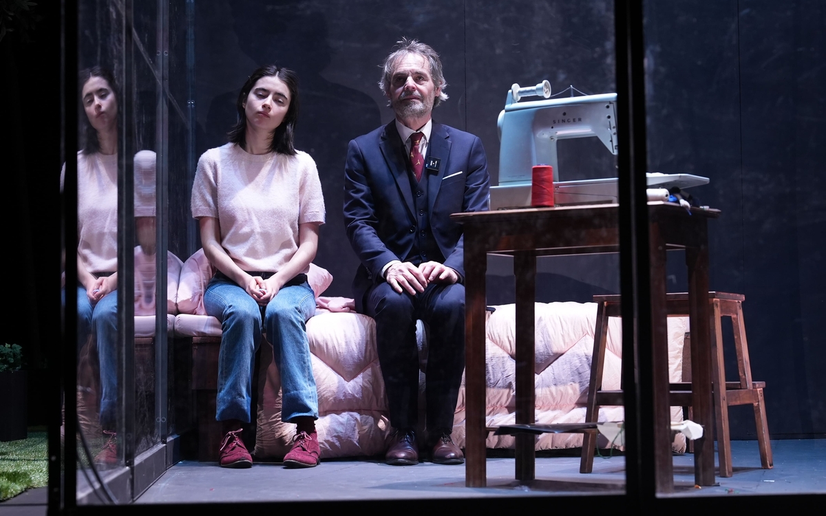 L'Ecole des Femmes, de Molière, mise en scène Frédérique Lazarini au Théâtre Artistic Athévains