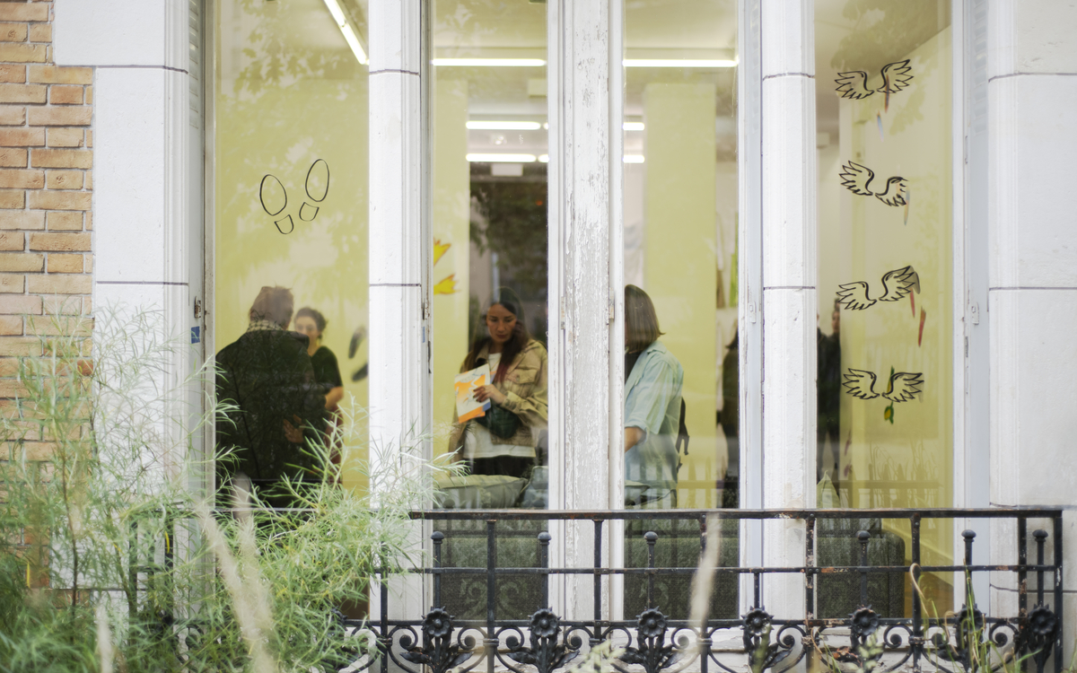 Façades vitrées extérieures du centre d'art