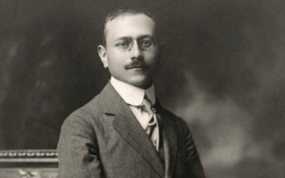 hommes à lunettes en noir et blanc
