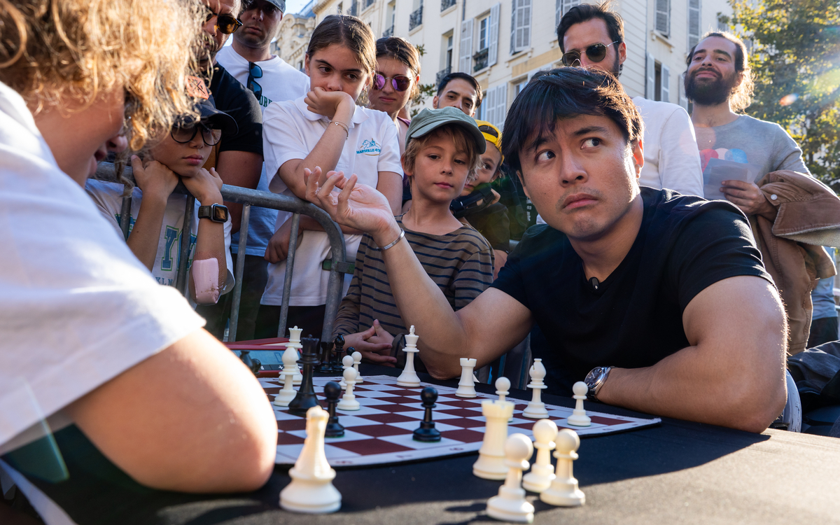 Une Chess Party avec Julien Song au Théâtre de la Concorde !