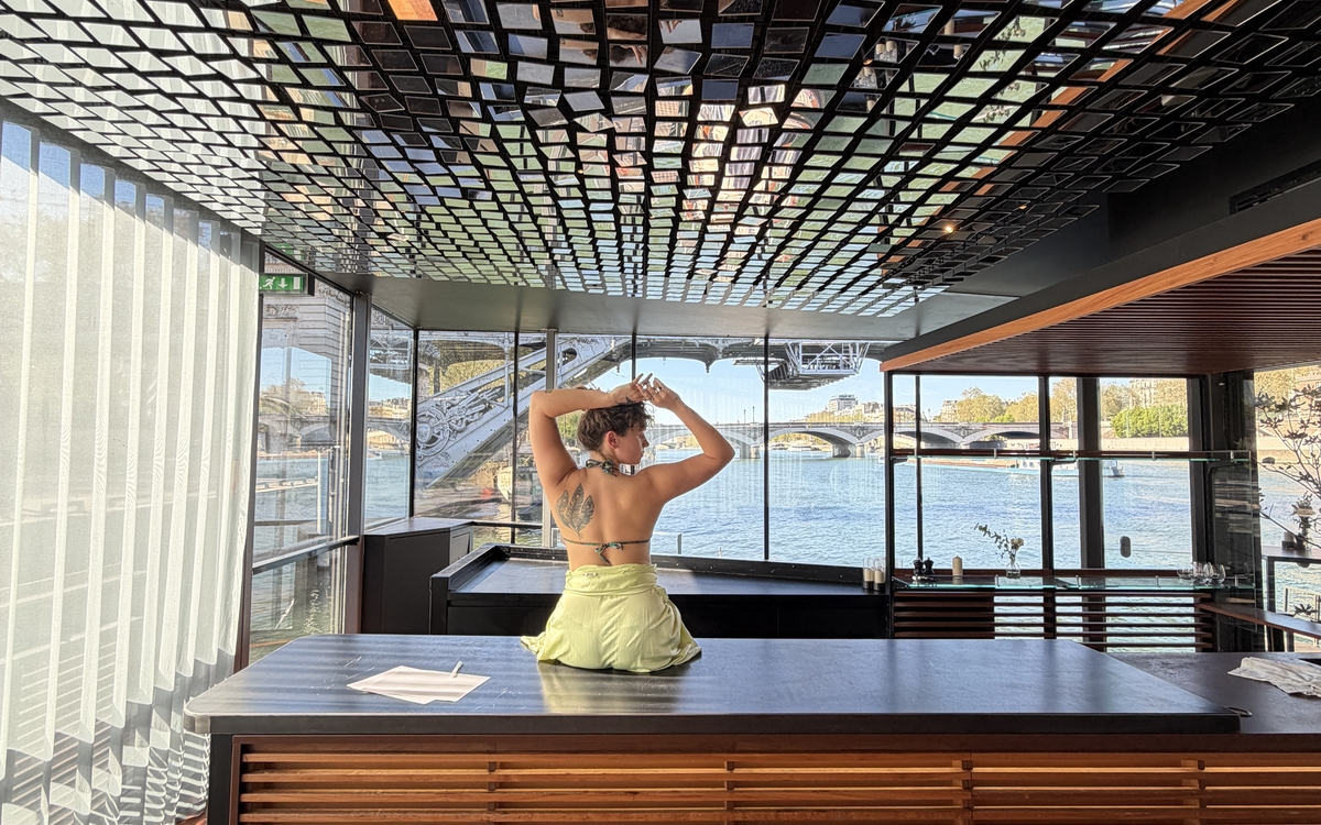Modèle vivant sur la seine au OFF Hotel