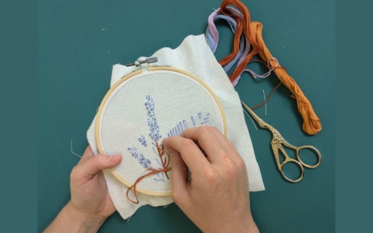 Atelier familial spécial broderie : Brode la nature