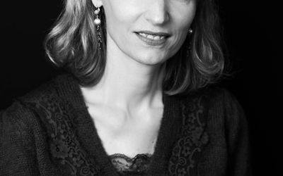 Un portrait en noir et blanc de Corine Pelluchon.