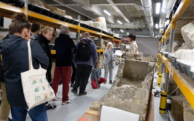 Visite de la réserve archéologique de la Ville de Paris