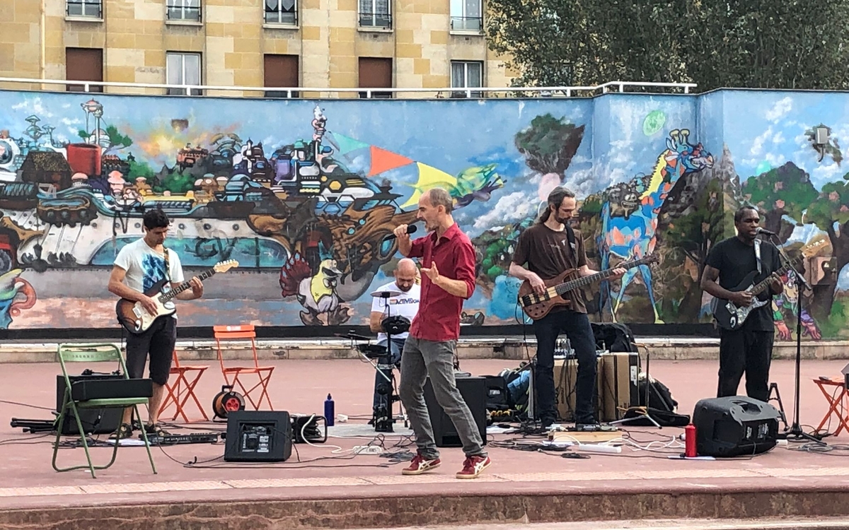 Concert de GOne sur la scène du parc de Choisy