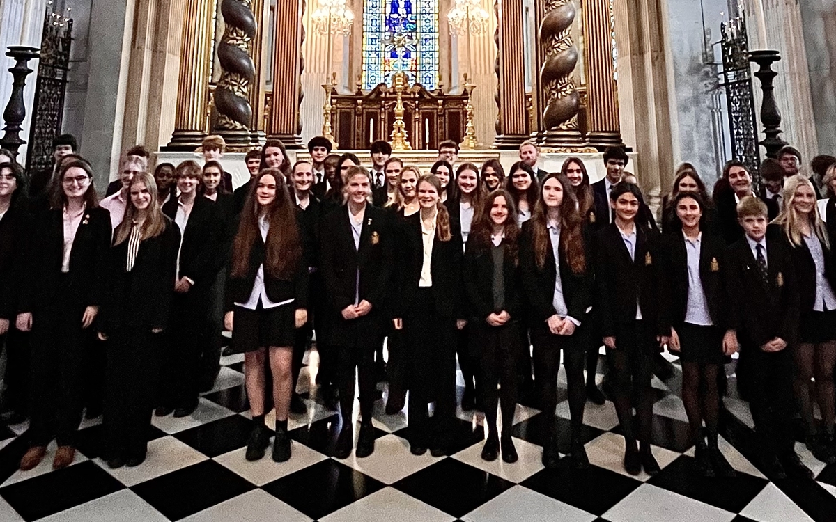 Un concert de musique chorale sacrée donné par la chorale de l'école Emanuel