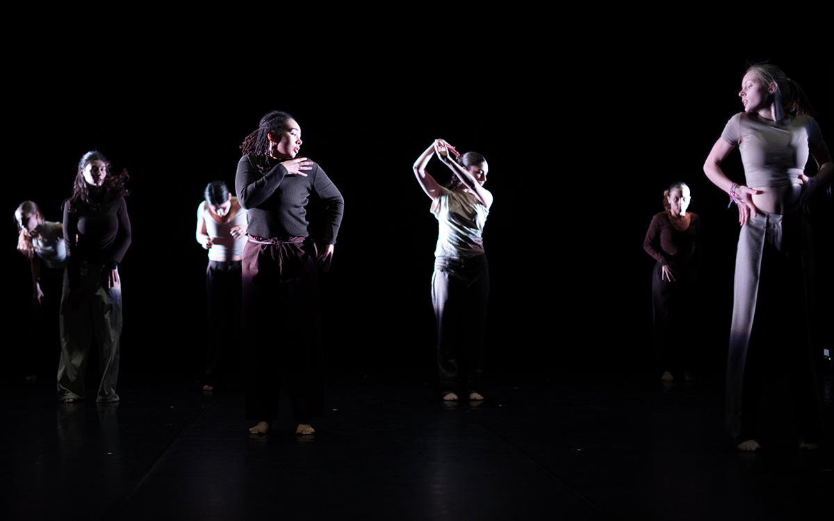 Year-End Dance Scenes at Théâtre de la Ville