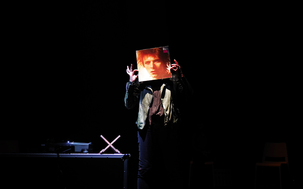 While My Guitar Gently Weeps, quand récit personnel et musique se rencontrent au Théâtre Silvia Monfort
