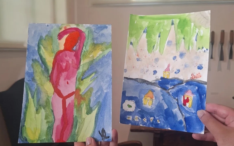Deux aquarelles réalisées par des visiteurs du musée