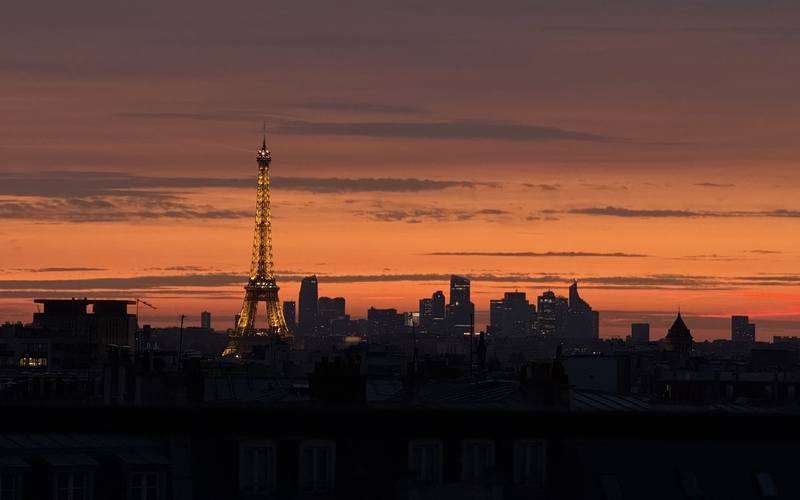 Vue de paris au coucher de soleil