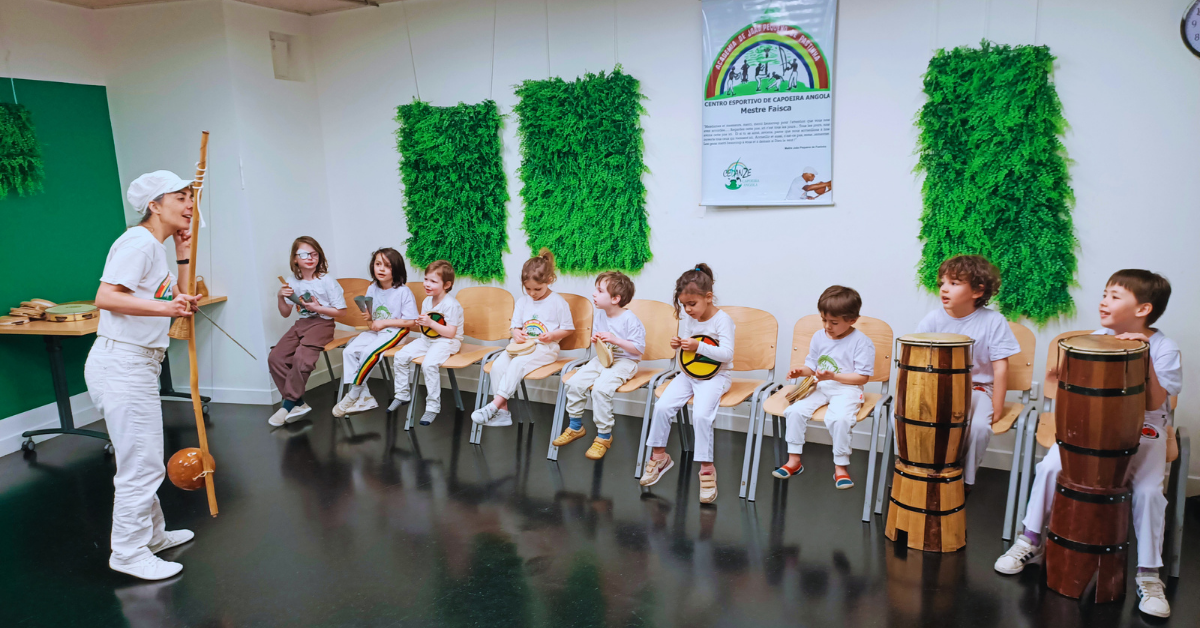 instruments musicaux, enfants, capoeira Angola, Mestre Faísca