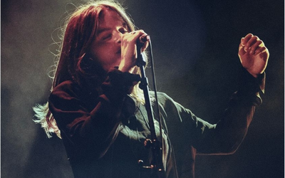 L'artiste Bleue en concert