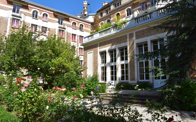 Jardin des roses de la fondation des Etats-Unis