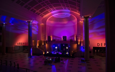 Intérieur du Musée de l'Air et de l'Espace en mode club