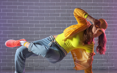stage toussaint, enfants, ado, modern jazz, arts palstiques, échecs, danse afro, dessin peinture, eveil musical, hip hop, guitare, théâtre, réalisation court métrage