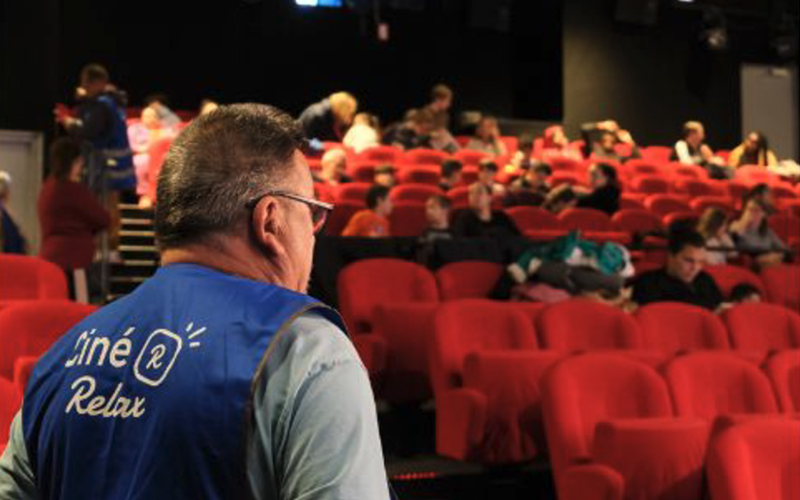Séance de cinéma inclusive