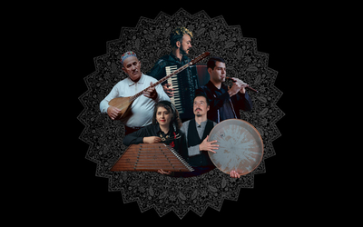Les cinq musiciens de Panjrud Ensemble avec leurs instruments.