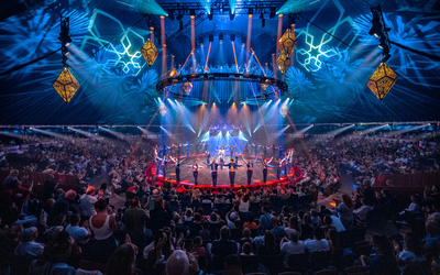 Final du spectacle avec tous les artistes du spectacle