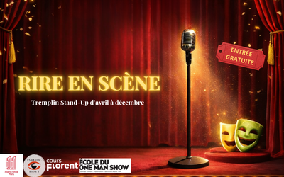 Affiche de la saison 2026 de Rire en Scène, tremplin de stand-up. Sur un fond de scène de théâtre aux rideaux rouges, un microphone est éclairé par des projecteurs dorés. À gauche figurent les dates des représentations, d'avril à décembre 2026. En bas de l'affiche apparaissent l'adresse de la Mairie du 11e arrondissement de Paris et les logos des partenaires : Mairie du 11e, Un Nouveau Regar't, Cours Florent et École du One Man Show.