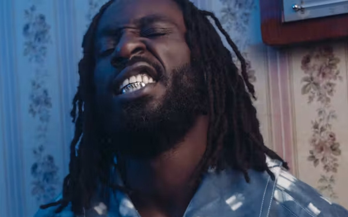 Portrait de Kojey Radical.